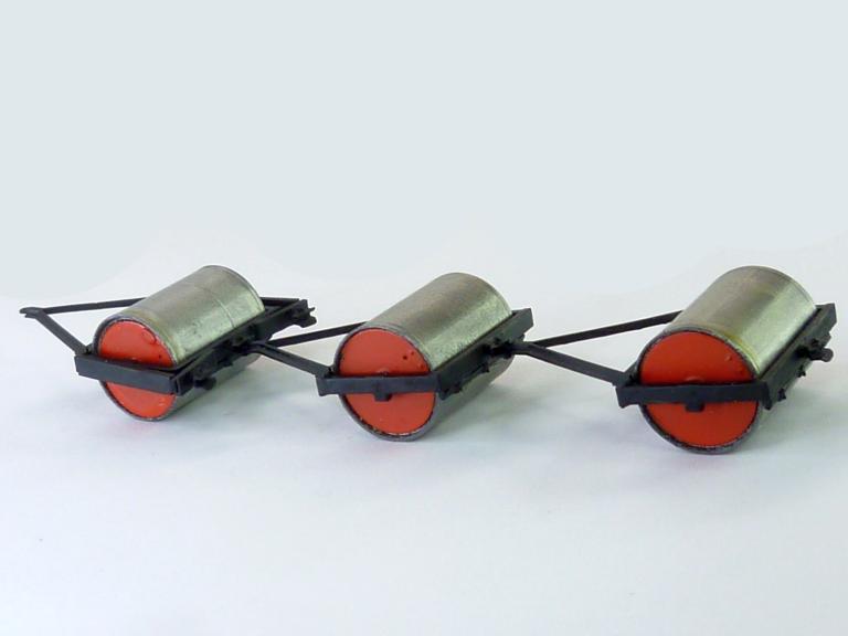 Preview: Fortschritt Glattwalze B481 Koppelzug 3 Stk. Transportstellung rot schwarz